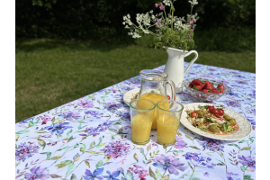 What is an Outdoor Tablecloth?